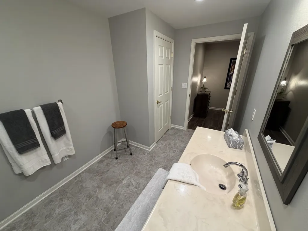 2414 Spruce Wood Dubuque IA 52002