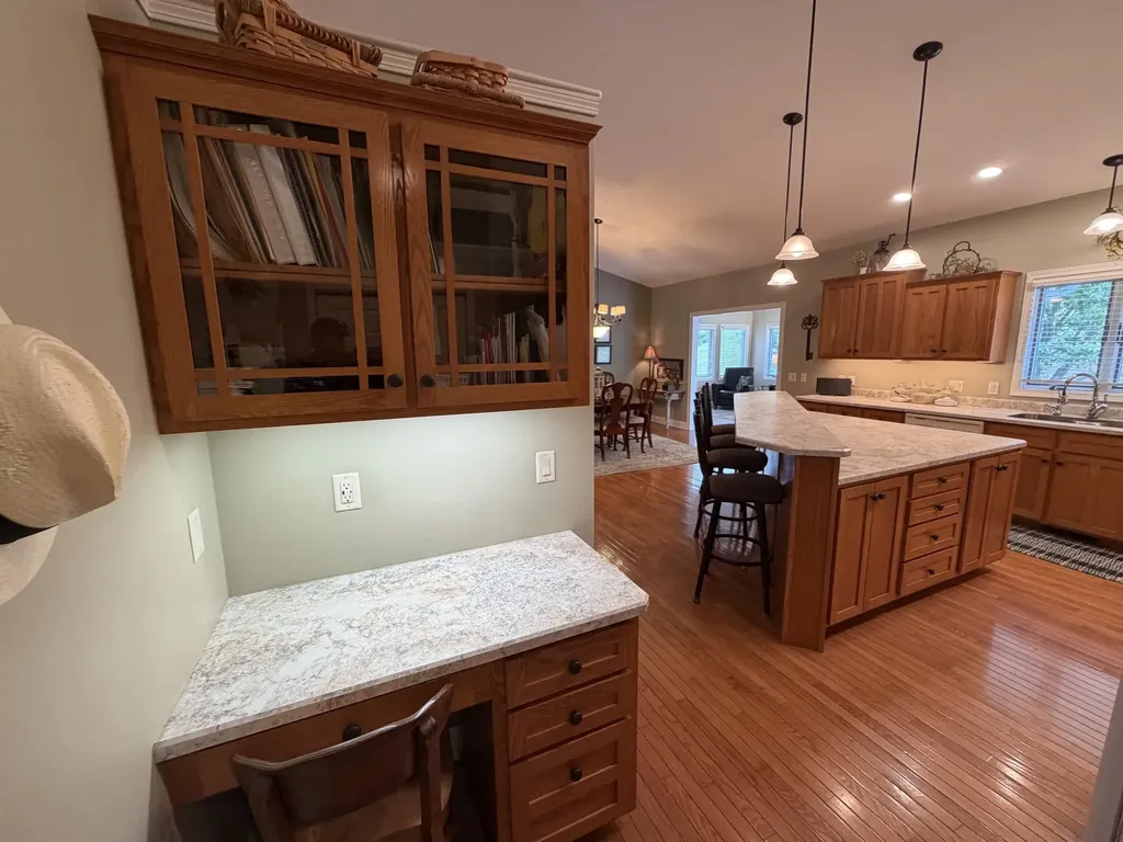 2414 Spruce Wood Dubuque IA 52002