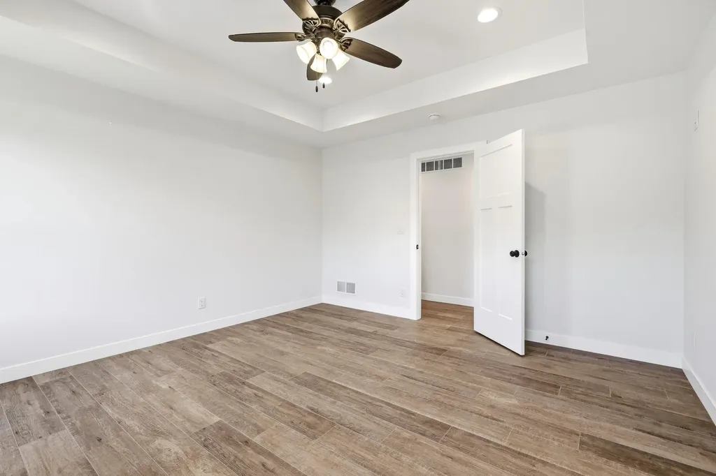 6100 Lynbrook Dubuque IA 52002