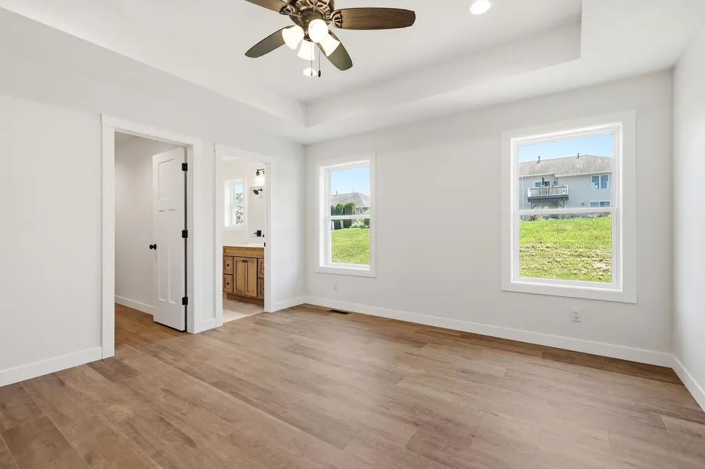 6100 Lynbrook Dubuque IA 52002