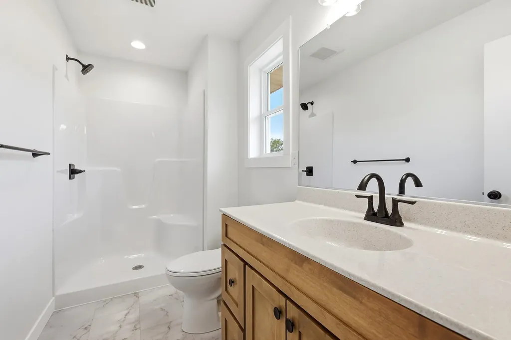 6100 Lynbrook Dubuque IA 52002