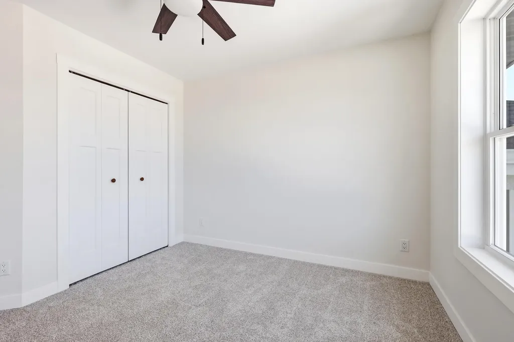 6100 Lynbrook Dubuque IA 52002