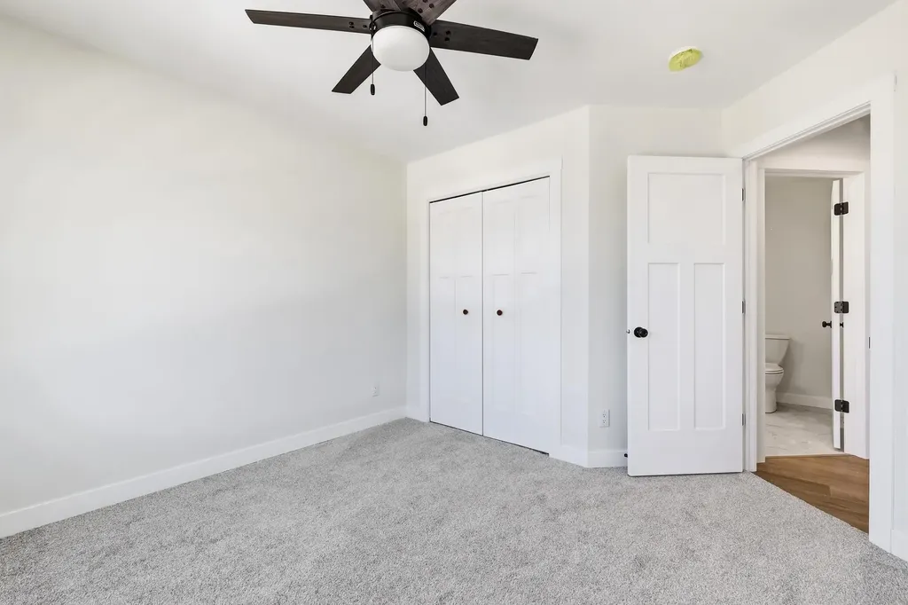 6100 Lynbrook Dubuque IA 52002