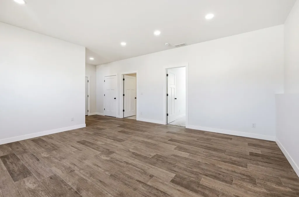 6100 Lynbrook Dubuque IA 52002