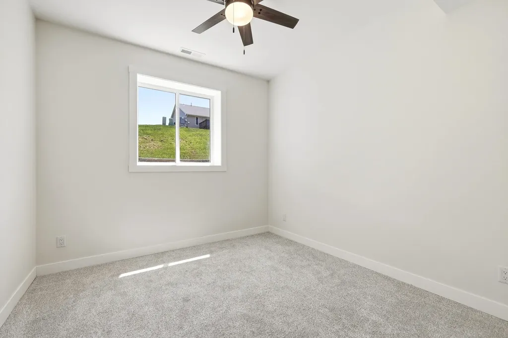 6100 Lynbrook Dubuque IA 52002