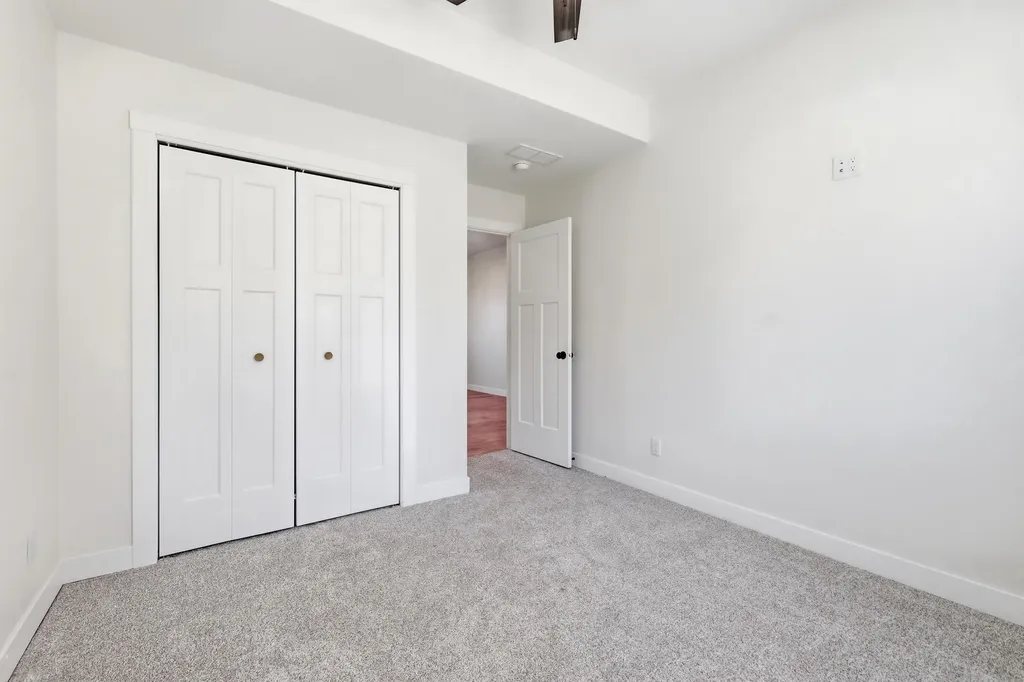 6100 Lynbrook Dubuque IA 52002