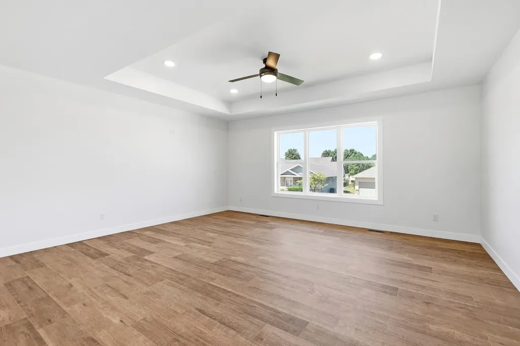 6100 Lynbrook Dubuque IA 52002