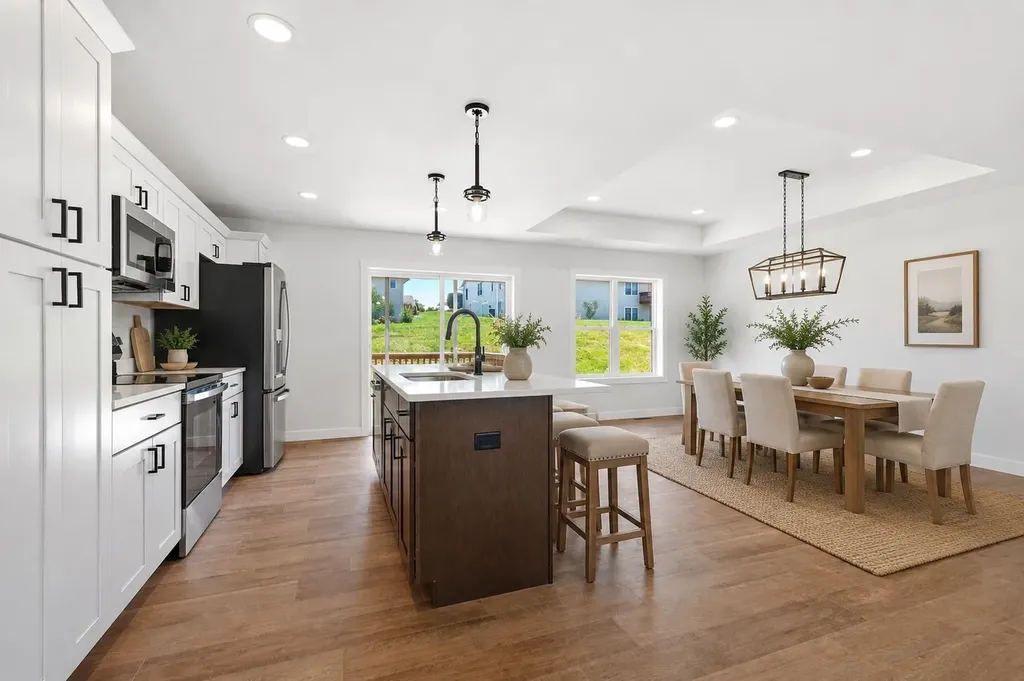 6100 Lynbrook Dubuque IA 52002