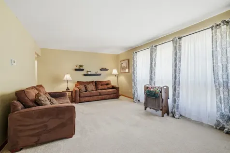 17427 Peru Dubuque IA 52001