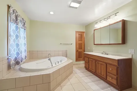 17427 Peru Dubuque IA 52001