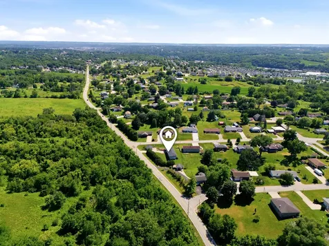 17427 Peru Dubuque IA 52001