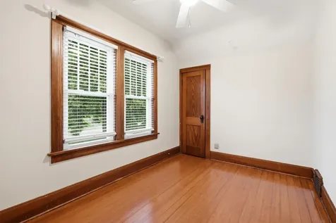 864 S Grandview Dubuque IA 52003