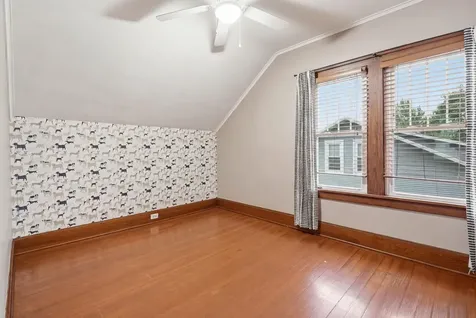 864 S Grandview Dubuque IA 52003