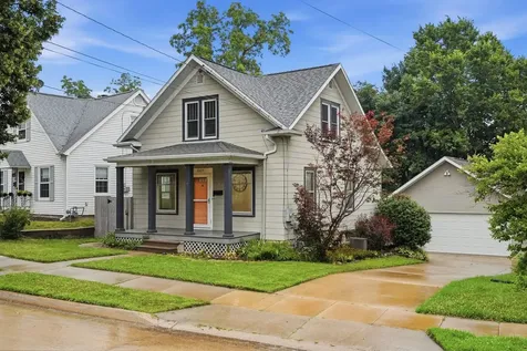 864 S Grandview Dubuque IA 52003