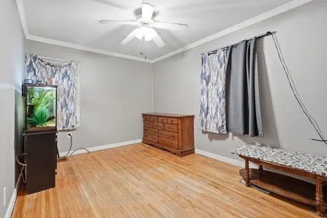 1025 W Locust Dubuque IA 52001