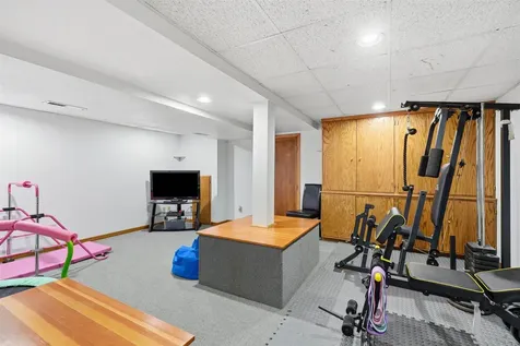 1738 N Grandview Dubuque IA 52001