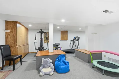 1738 N Grandview Dubuque IA 52001