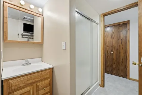 1738 N Grandview Dubuque IA 52001