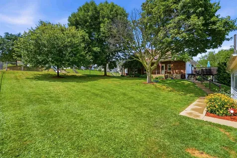 1738 N Grandview Dubuque IA 52001