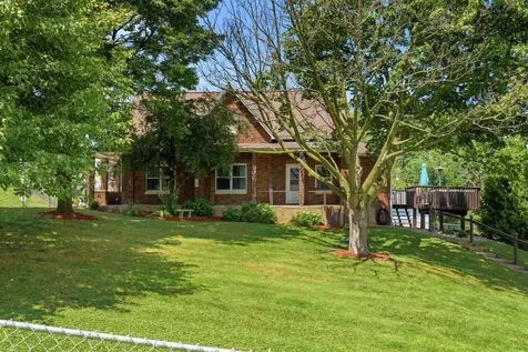 1738 N Grandview Dubuque IA 52001