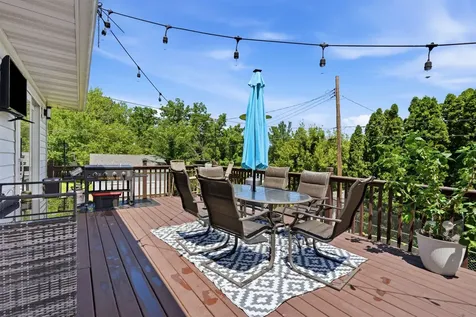 1738 N Grandview Dubuque IA 52001