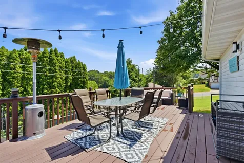1738 N Grandview Dubuque IA 52001
