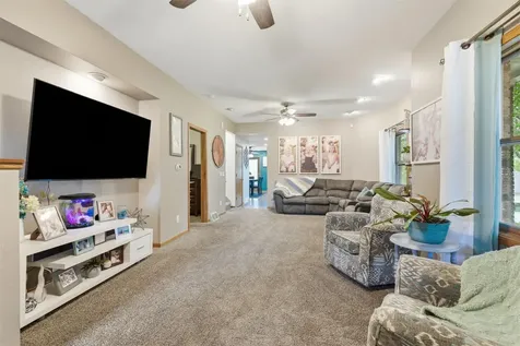 1738 N Grandview Dubuque IA 52001