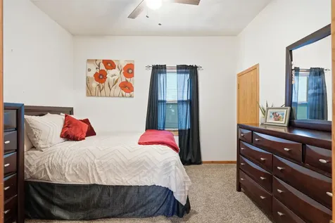1738 N Grandview Dubuque IA 52001
