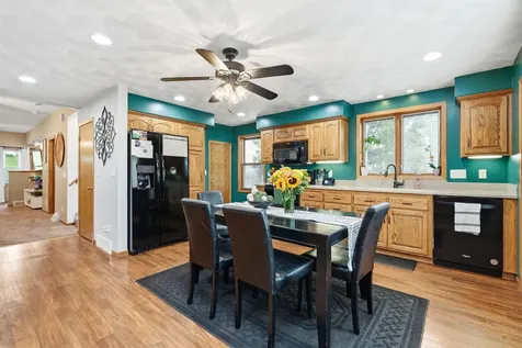 1738 N Grandview Dubuque IA 52001