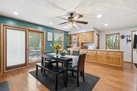 1738 N Grandview Dubuque IA 52001