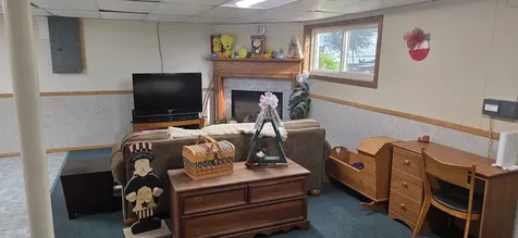 105 W Greene Castalia IA 52133