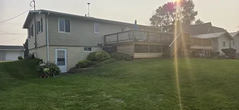 105 W Greene Castalia IA 52133