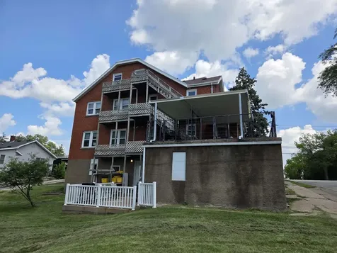 2705 Asbury Dubuque IA 52001
