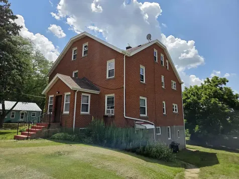 2705 Asbury Dubuque IA 52001