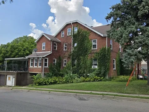 2705 Asbury Dubuque IA 52001