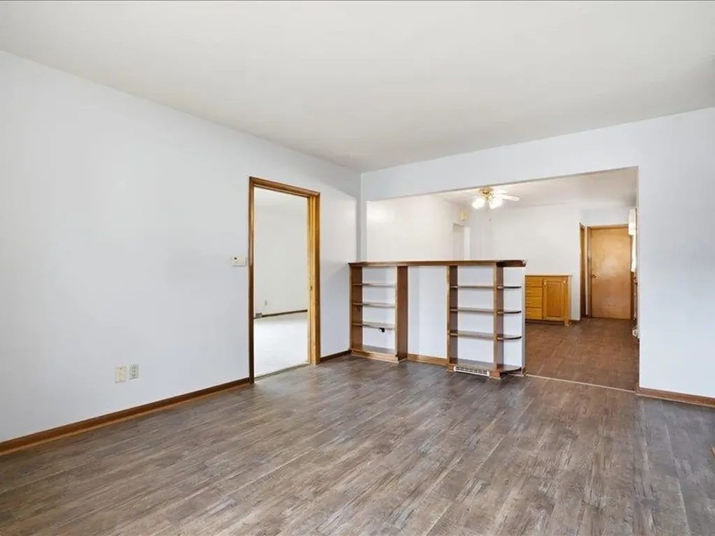 406 SE 8th Dyersville IA 52040