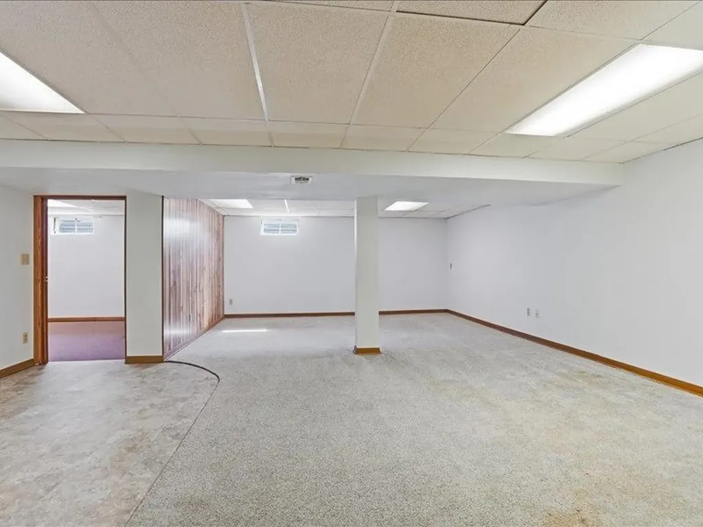 406 SE 8th Dyersville IA 52040