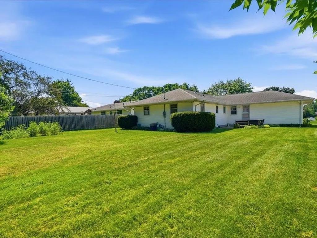 406 SE 8th Dyersville IA 52040