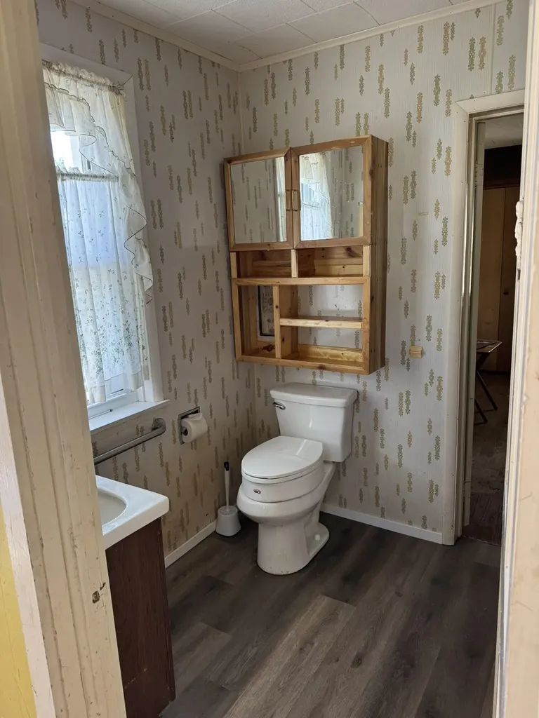 1126 SE 2nd Dyersville IA 52040