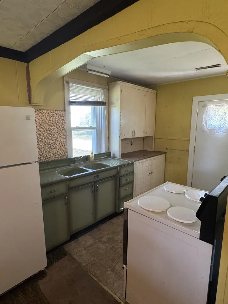 1126 SE 2nd Dyersville IA 52040