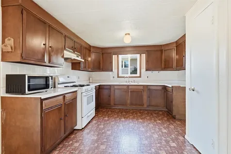 10296 Boleyn Dubuque IA 52001
