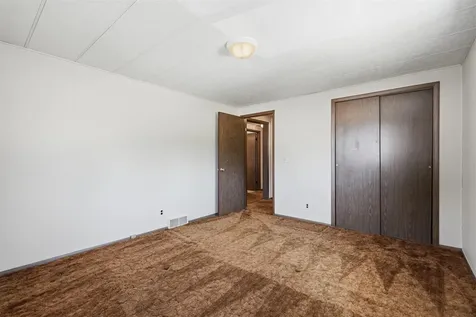 10296 Boleyn Dubuque IA 52001