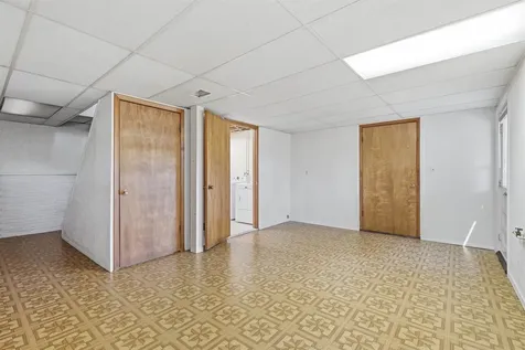 10296 Boleyn Dubuque IA 52001
