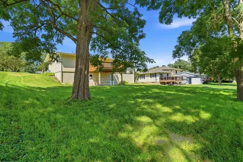 10296 Boleyn Dubuque IA 52001
