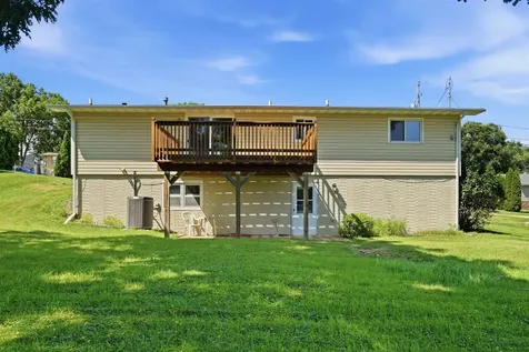 10296 Boleyn Dubuque IA 52001