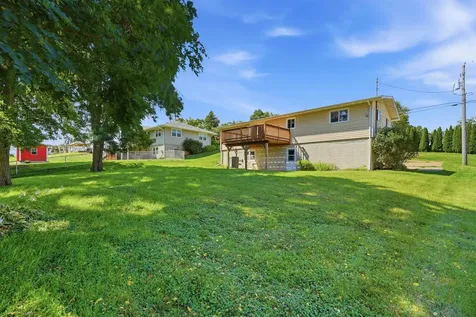 10296 Boleyn Dubuque IA 52001