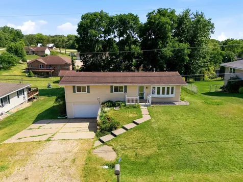 10296 Boleyn Dubuque IA 52001