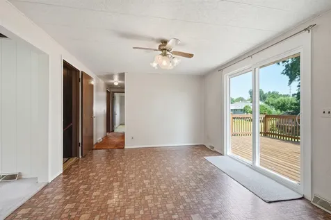 10296 Boleyn Dubuque IA 52001