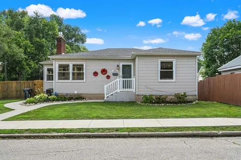 380 Glen Oak Dubuque IA 52001