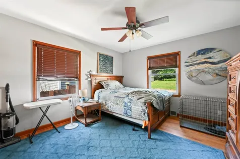 380 Glen Oak Dubuque IA 52001